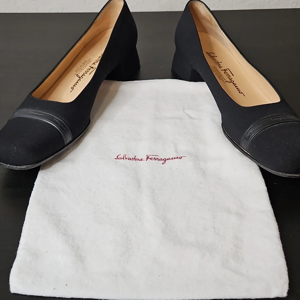 Salvatore Ferragamo Boutique Sonia Logo Black Heels, Size 39 (9A)